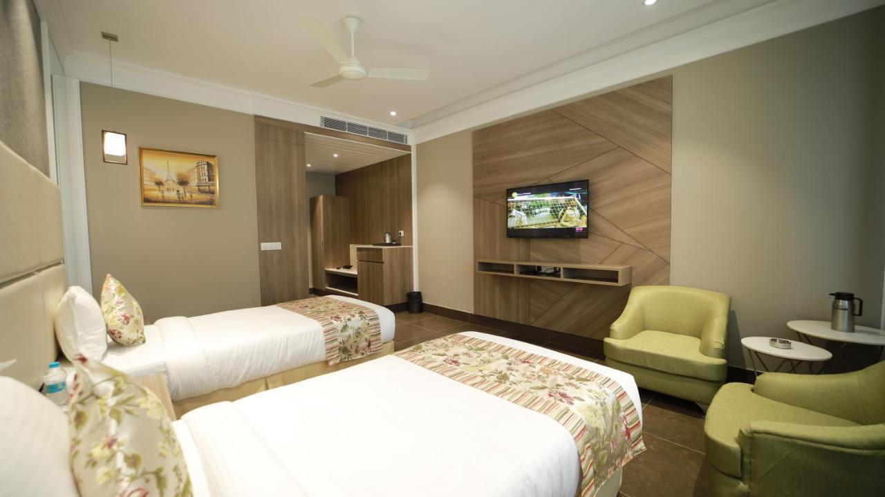 The Grand Village Moradabad Exterior foto